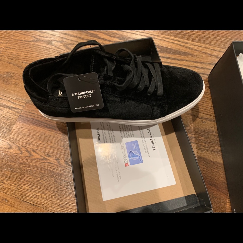 Kenneth Cole Marlow Neutral Sneaker size 8.5
